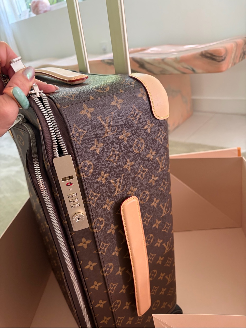 Louis Vuitton Monogram carry on suitcase  - Brown and Tan in the box - Picture 3 of 5
